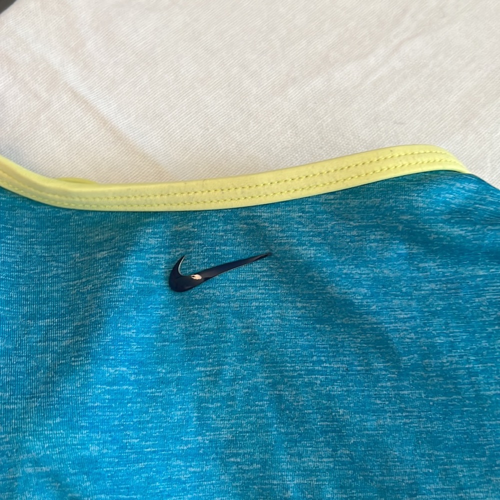 Nike 2 in 1 sports top - Picture 5 of 5